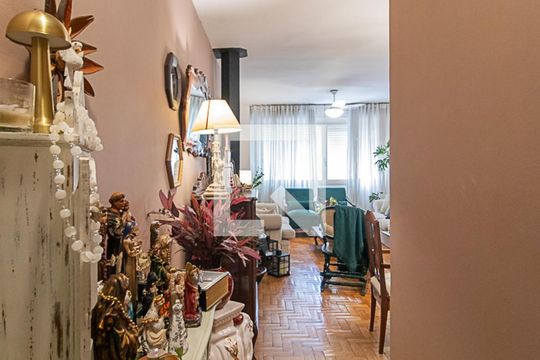 Hall de entrada de apartamento à venda com 3 quartos, 127m² em Jardim Botânico, Porto Alegre
