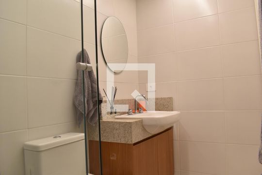 Banheiro 2 de apartamento para alugar com 1 quarto, 84m² em Juvevê, Curitiba