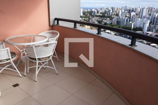 Sacada de kitnet/studio para alugar com 1 quarto, 47m² em Caminho das Árvores, Salvador