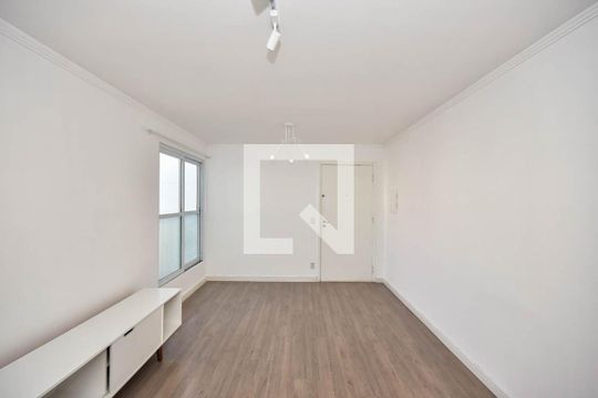 Sala de apartamento para alugar com 2 quartos, 60m² em Parque Reboucas, São Paulo
