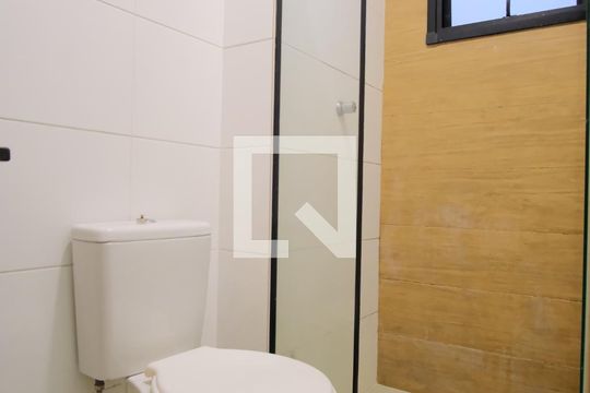 Banheiro de apartamento à venda com 2 quartos, 44m² em Vila Carrão, São Paulo