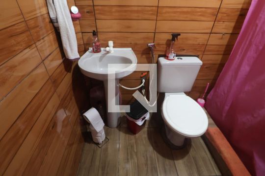 Banheiro da Suíte de casa à venda com 3 quartos, 84m² em Mato Grande, Canoas