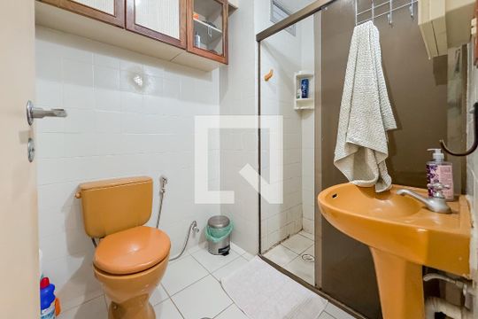 Banheiro Social de apartamento à venda com 2 quartos, 51m² em Vila Mariana, São Paulo