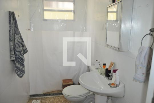 Banheiro de casa à venda com 3 quartos, 75m² em Piedade, Rio de Janeiro