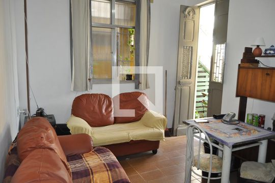 Sala de casa à venda com 3 quartos, 75m² em Piedade, Rio de Janeiro