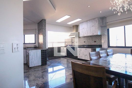 Cozinha de apartamento para alugar com 4 quartos, 290m² em Jardim Avelino, São Paulo