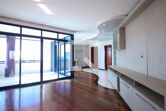 Apartamento para alugar com 4 quartos, 290m² em Jardim Avelino, São Paulo