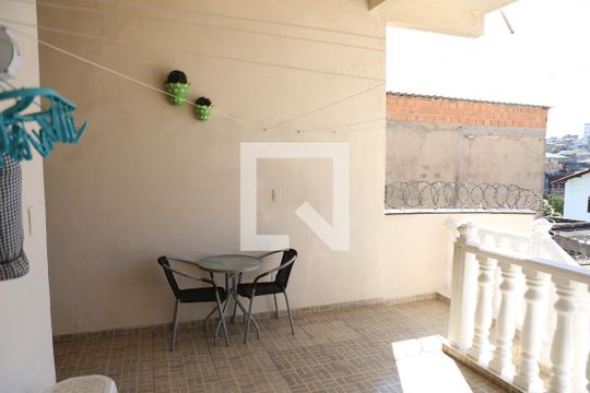 Área de Serviço de casa à venda com 2 quartos, 180m² em Parque Maracanã, Contagem