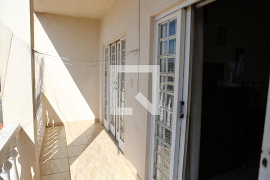 Varanda Quarto 1 de casa à venda com 2 quartos, 180m² em Parque Maracanã, Contagem