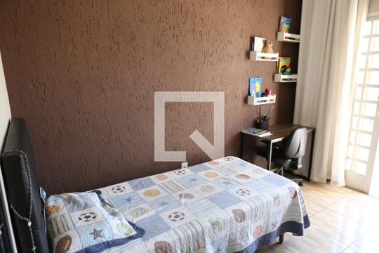 Quarto 1 de casa à venda com 2 quartos, 180m² em Parque Maracanã, Contagem