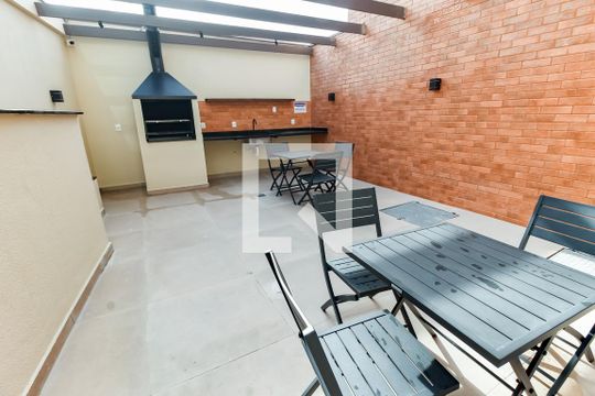 Área comum - Churrasqueira de apartamento para alugar com 2 quartos, 43m² em Jardim Tres Irmaos, Taboão da Serra