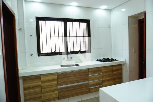 Cozinha de apartamento para alugar com 4 quartos, 150m² em Jardim Ipiranga, Americana