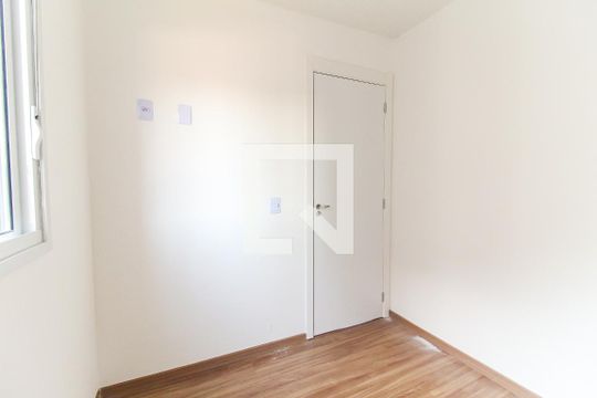 Quarto 2 de apartamento para alugar com 2 quartos, 41m² em Cidade Líder, São Paulo