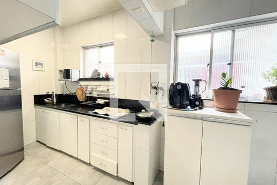 Cozinha de apartamento para alugar com 3 quartos, 110m² em Anchieta, Belo Horizonte