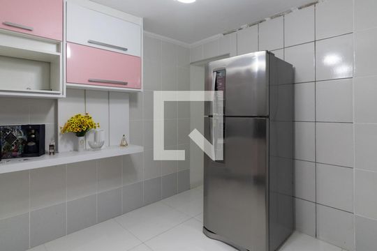 Cozinha de casa para alugar com 2 quartos, 150m² em Jardim Aricanduva, São Paulo