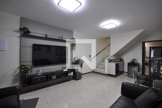 Sala de casa para alugar com 2 quartos, 120m² em Vila Leonor, São Paulo