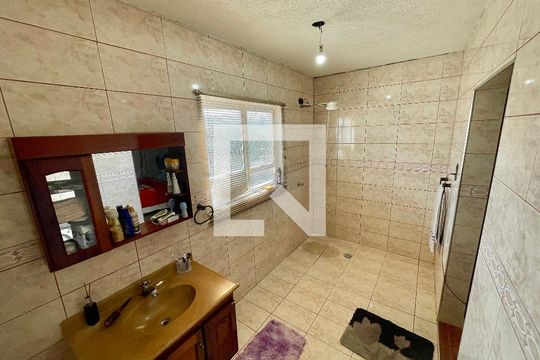Banheiro 2 de casa à venda com 2 quartos, 125m² em Parque Continental Iii, Guarulhos