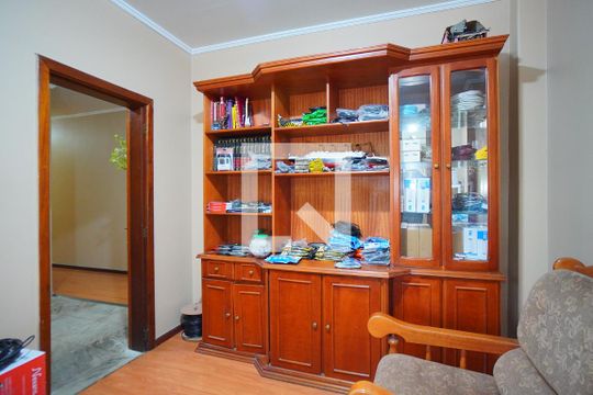 Escritório de casa à venda com 5 quartos, 390m² em Jardim Lindóia, Porto Alegre