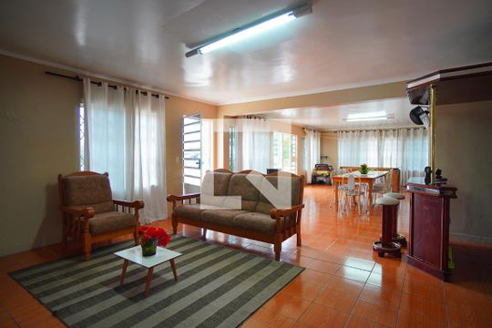 Área Externa de casa à venda com 5 quartos, 390m² em Jardim Lindóia, Porto Alegre