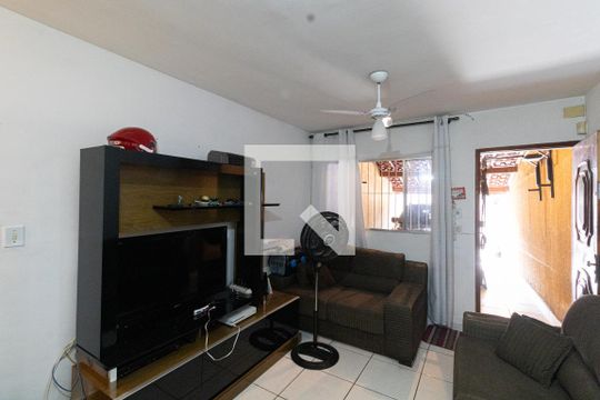 Sala de casa à venda com 2 quartos, 120m² em Vila Carmosina, São Paulo