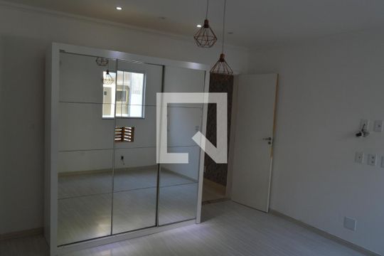 Suíte 1 de casa de condomínio à venda com 3 quartos, 180m² em Taquara, Rio de Janeiro
