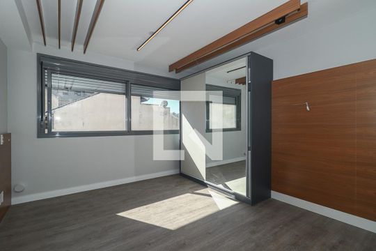 Sala / quarto de kitnet/studio à venda com 1 quarto, 29m² em Auxiliadora, Porto Alegre