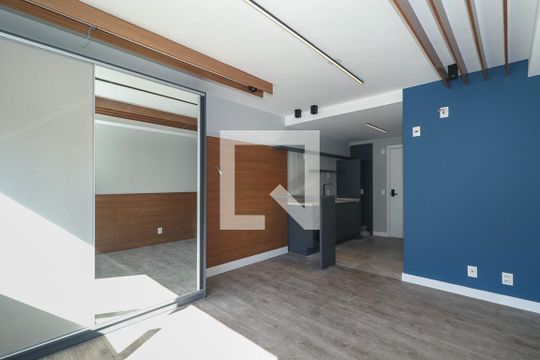 Sala / quarto de kitnet/studio à venda com 1 quarto, 29m² em Auxiliadora, Porto Alegre