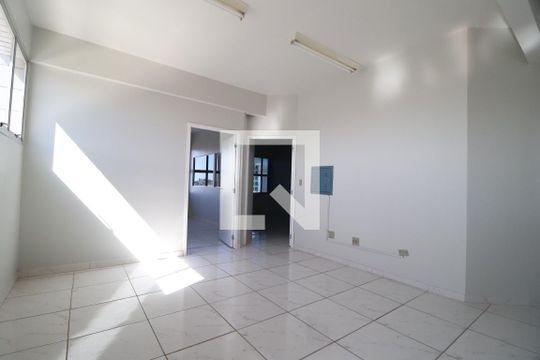Sala de apartamento para alugar com 2 quartos, 230m² em Centro, Uberlândia
