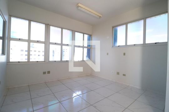 Suíte 2 de apartamento para alugar com 2 quartos, 230m² em Centro, Uberlândia