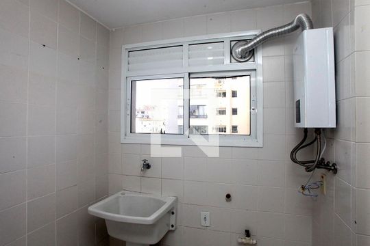 Cozinha + Área de Serviço de apartamento para alugar com 3 quartos, 93m² em Jardim Botânico, Porto Alegre