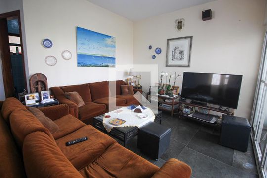 Sala de TV de casa à venda com 4 quartos, 390m² em Jardim Londrina, São Paulo
