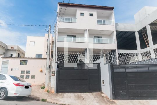Fachada de casa para alugar com 3 quartos, 690m² em Jardim Sao Pedro, Mogi das Cruzes