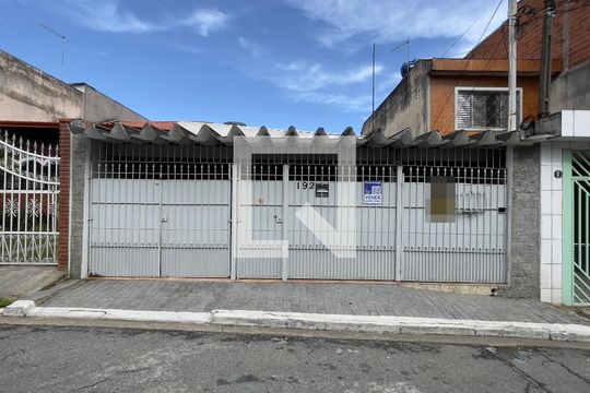 Fachada de casa à venda com 3 quartos, 200m² em Burgo Paulista, São Paulo