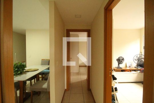 Corredor de apartamento à venda com 3 quartos, 82m² em Taquara, Rio de Janeiro