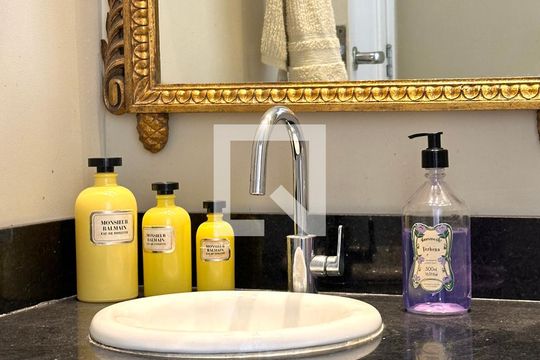 Lavabo de apartamento à venda com 3 quartos, 167m² em Copacabana, Rio de Janeiro
