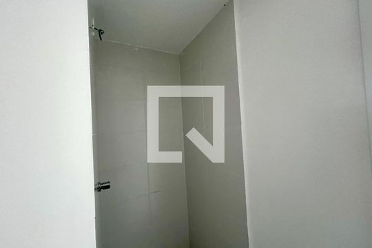 Banheiro de apartamento para alugar com 2 quartos, 32m² em Parque Novo Mundo, Guarulhos