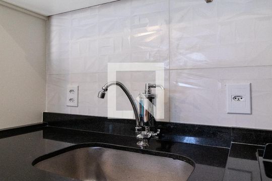 Cozinha de apartamento para alugar com 2 quartos, 37m² em Várzea da Barra Funda, São Paulo