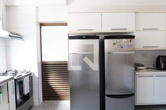 Cozinha de apartamento à venda com 4 quartos, 172m² em Vila Regente Feijó, São Paulo