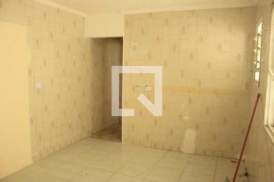 Quarto de casa para alugar com 1 quarto, 50m² em Jardim Bom Clima, Guarulhos