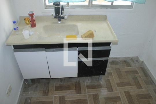 Cozinha de casa para alugar com 1 quarto, 50m² em Jardim Bom Clima, Guarulhos
