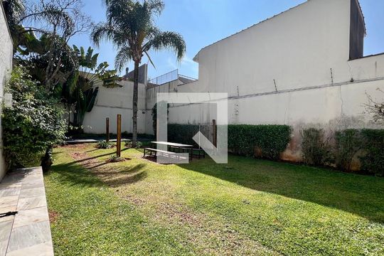 Quintal de casa à venda com 5 quartos, 690m² em Jardim Paulista, São Paulo