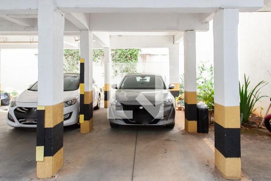 Garagem de apartamento para alugar com 3 quartos, 136m² em Maria Helena, Belo Horizonte