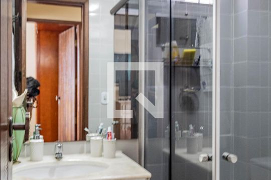Banheiro Social de apartamento à venda com 3 quartos, 67m² em Buritis, Belo Horizonte