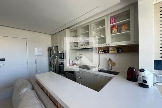 Cozinha de apartamento à venda com 2 quartos, 52m² em Bethaville I, Barueri