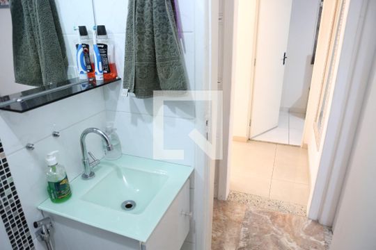 Banheiro de casa à venda com 3 quartos, 200m² em Conjunto Agua Branca, Contagem