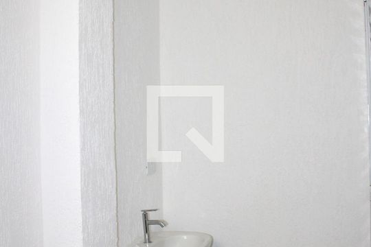 Banheiro de kitnet/studio para alugar com 1 quarto, 53m² em Jardim Analia Franco, São Paulo
