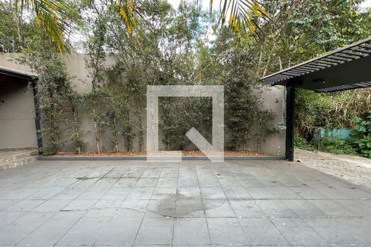 Garagem de casa à venda com 2 quartos, 95m² em Jardim Ester, São Paulo