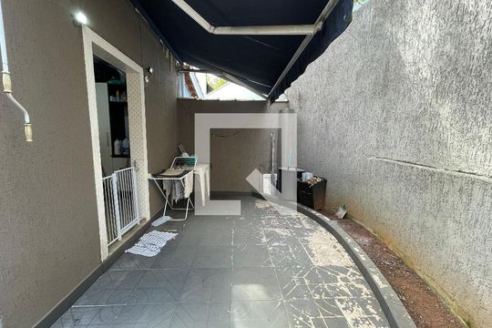Quintal de casa à venda com 2 quartos, 95m² em Jardim Ester, São Paulo