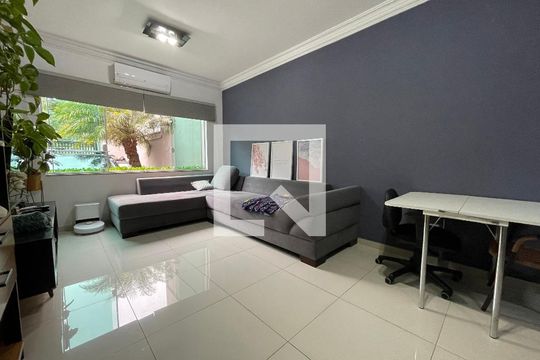 Sala de casa à venda com 2 quartos, 95m² em Jardim Ester, São Paulo