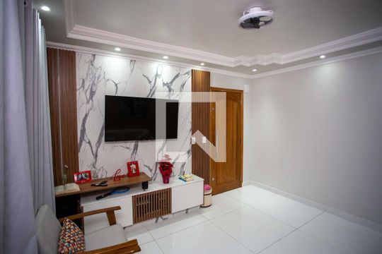 Sala  de casa à venda com 3 quartos, 215m² em Taboão, Diadema